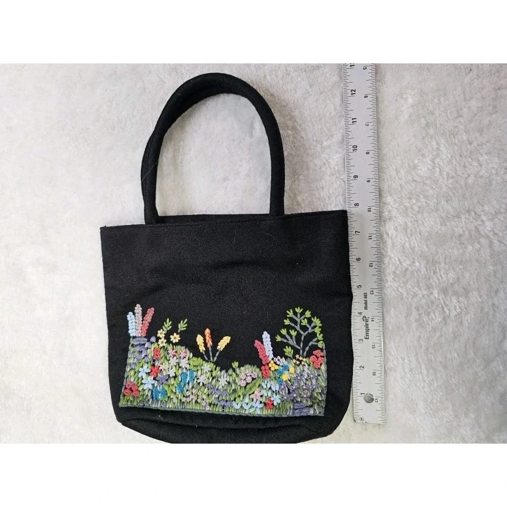 Vintage Valerie Stevens Embroidered Handbag Evening Bag‎